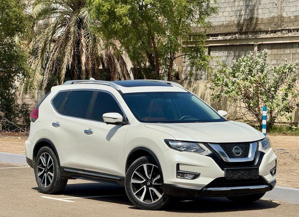 Nissan XTrail SL 2.5L 850-Monthly l GCC l Panoramic, Leather, Cruise l Accident Free