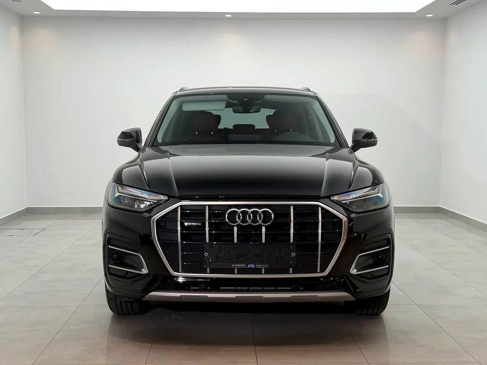 Audi Q5 45 TFSI GCC Specs S-line AWD Clean Condition