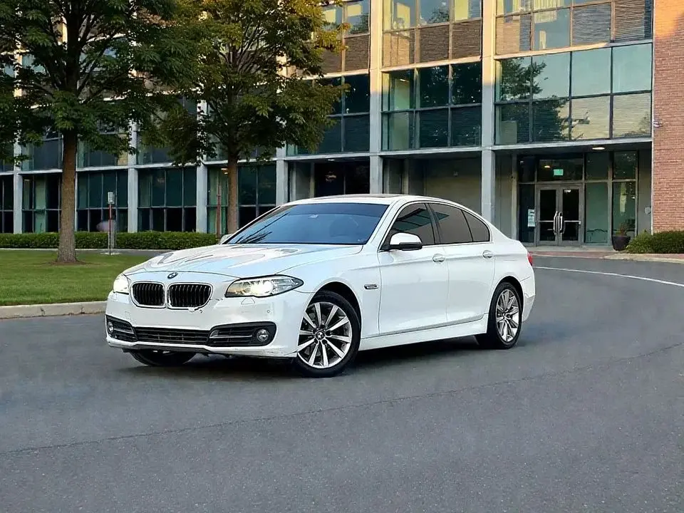 BMW 520i 1,800 P.M 5 SERIES 520i EXCLUSIVE GCC ORIGINAL PAINT