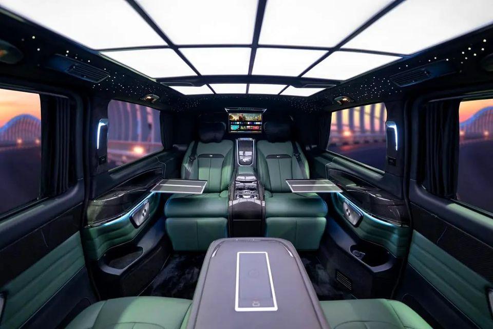 Mercedes-Benz V 300 ARRIVAL MODEL VVIP MERCEDES GCC V300 with ADDITIONAL REAR AC - 2 Years Warranty by VLINE