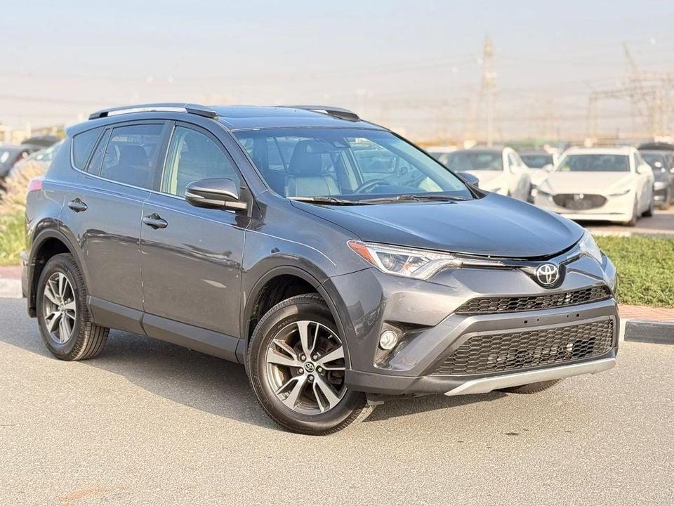 Toyota RAV4 XLE // sunroof,, leather seats// full option 2018