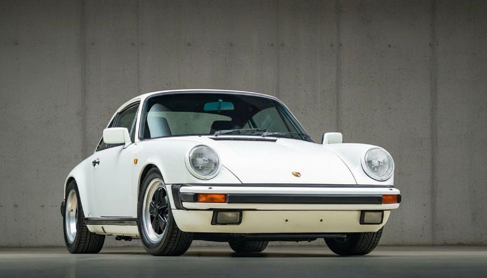 Porsche 911 Carrera Coupe G50