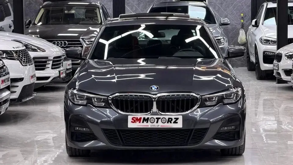 BMW 330i Exclusive 2.0L (255 HP)