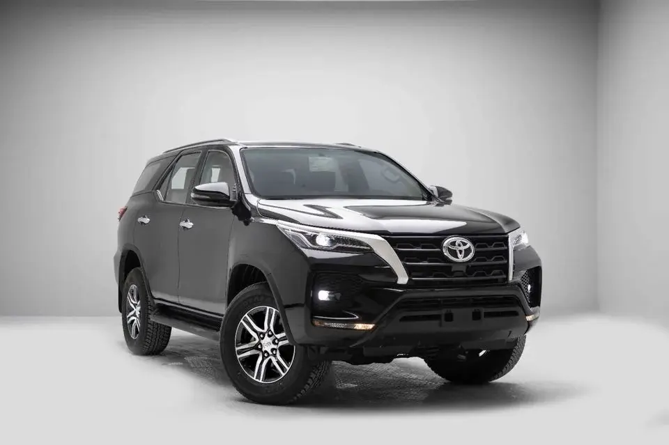 Toyota Fortuner EXR 2.7L - Attitude Black Inside Sand Beige Export