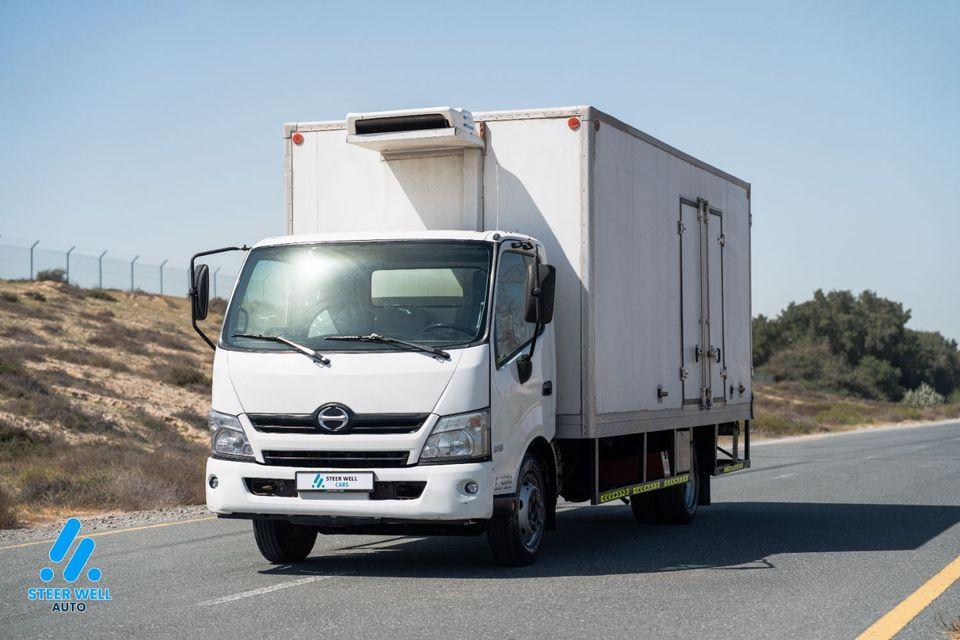 Hino 300 2020 Hino 300 916 4.0L Diesel Manual Long Chassis Chiller Box GCC Specs