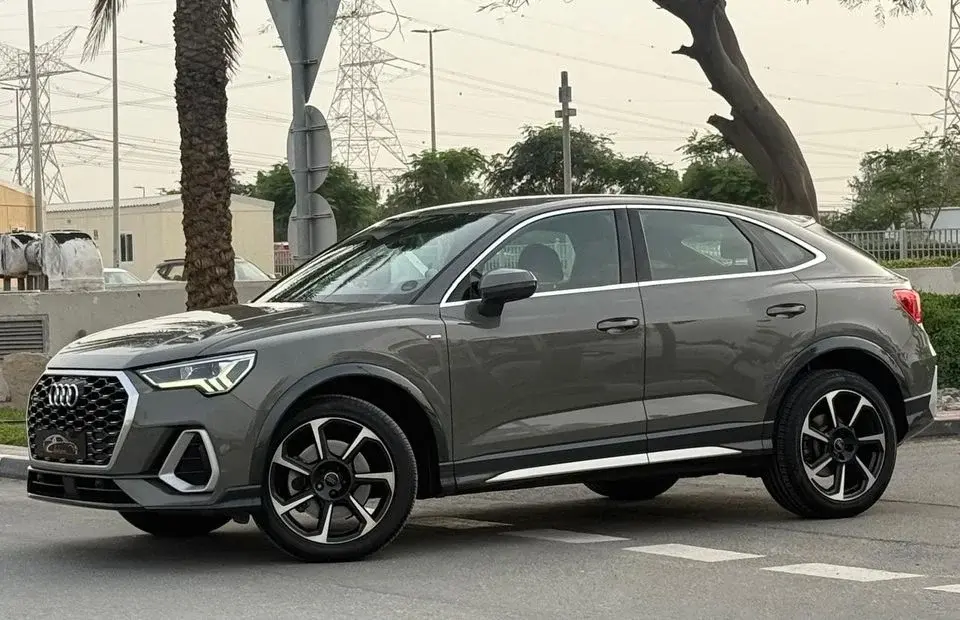 Audi Q3 40 TFSI S Line 2.0L FWD GCC Specs Audi Q3 40 TFSI S-Line 2020 - Full Service History Original Paint