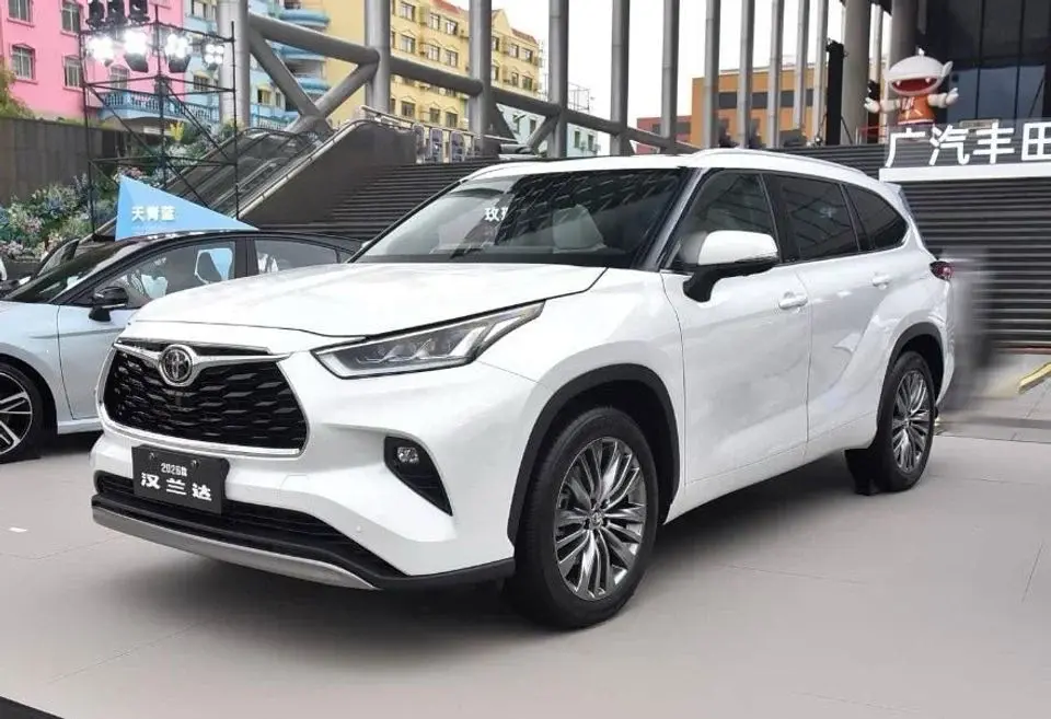 Toyota Highlander Toyota Highlander/ 2026 / Hybrid / white / 0km