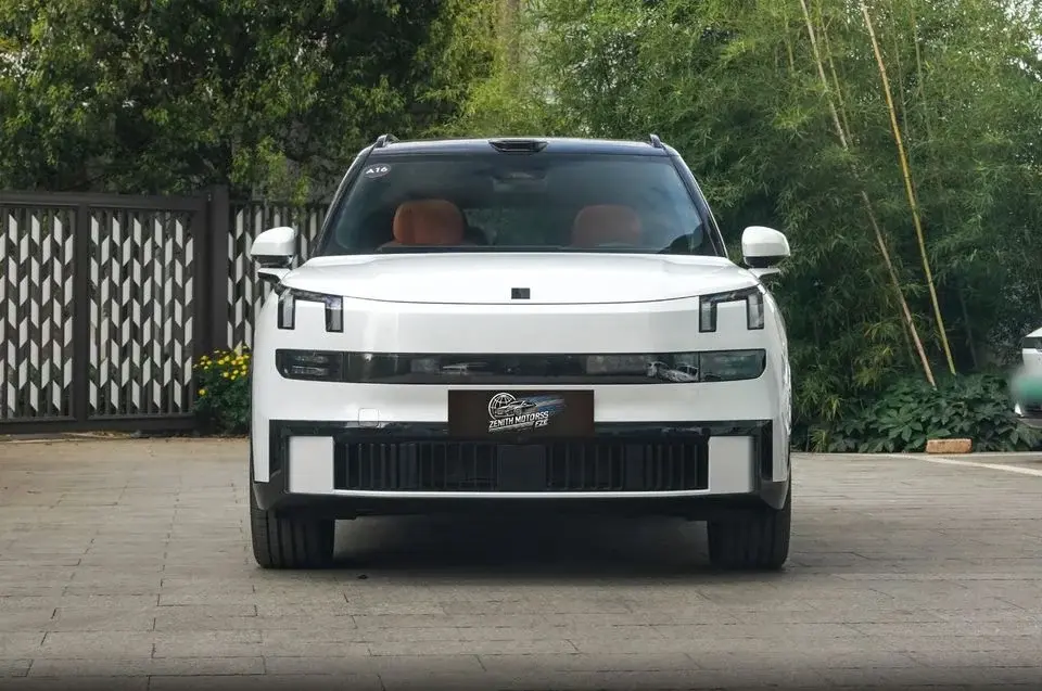 Lynk & Co 900 2.0T Ultra