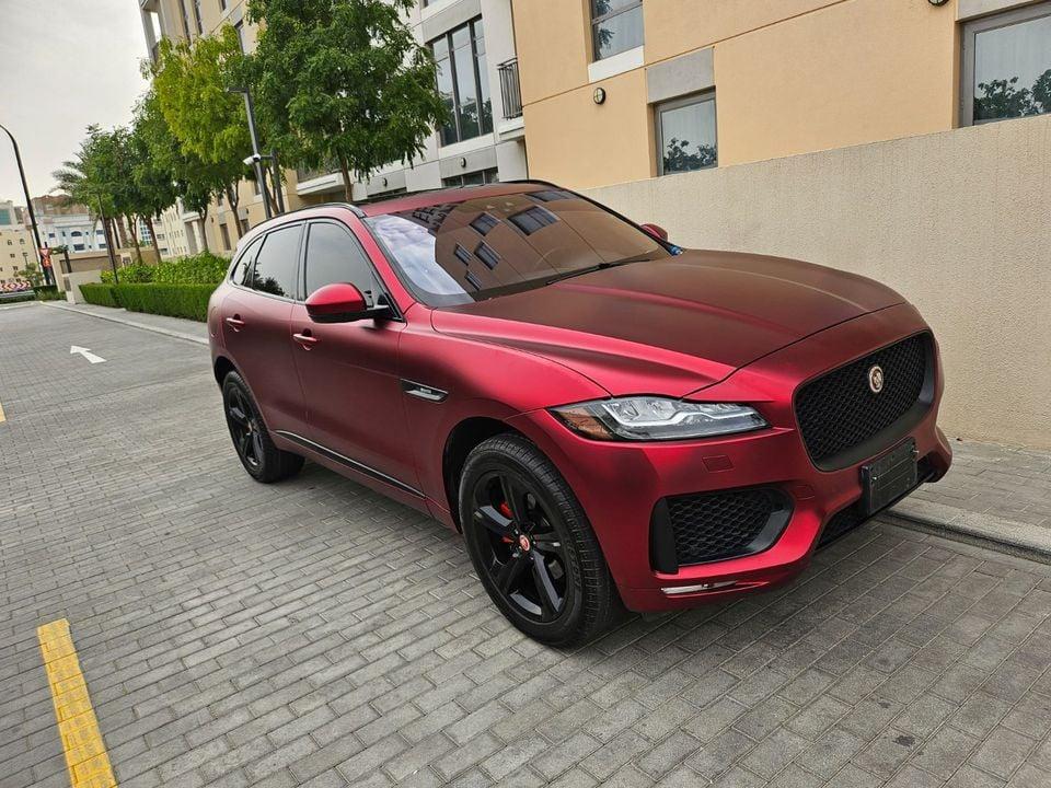 Jaguar F Pace