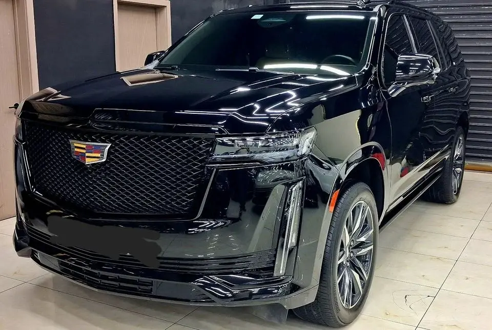 Cadillac Escalade Sport Platinum 6.2L 4WD//GCC // Under Warranty