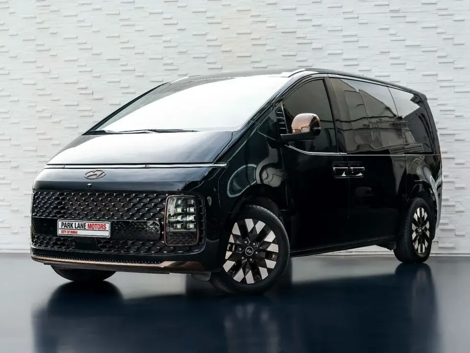 Hyundai Staria 3.5L Luxury (7 Seater)