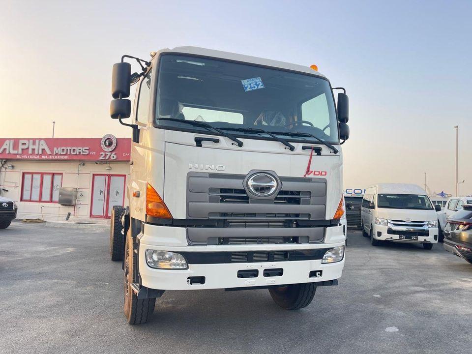 Hino 700