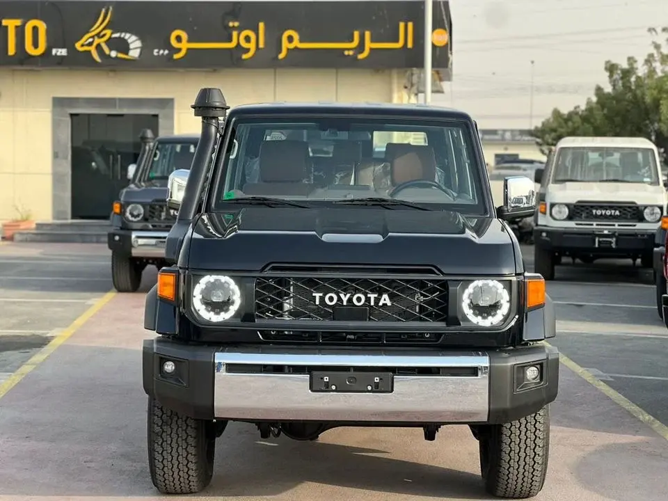 Toyota Land Cruiser 76 Toyota Land Cruiser LC 76 4.0 2025