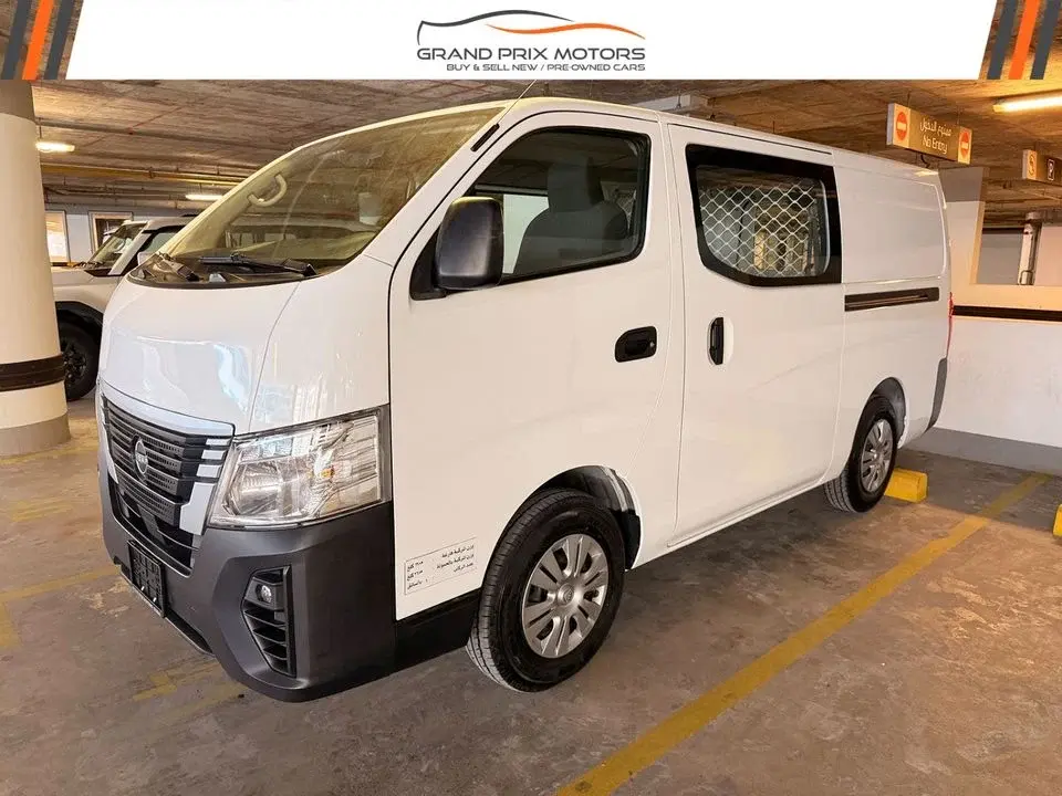 Nissan Urvan 6-Seater Manual (5-Door)