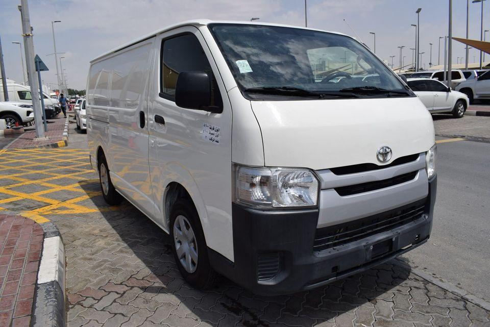 Toyota Hiace GL -Standard Roof Panal Van 2.7L