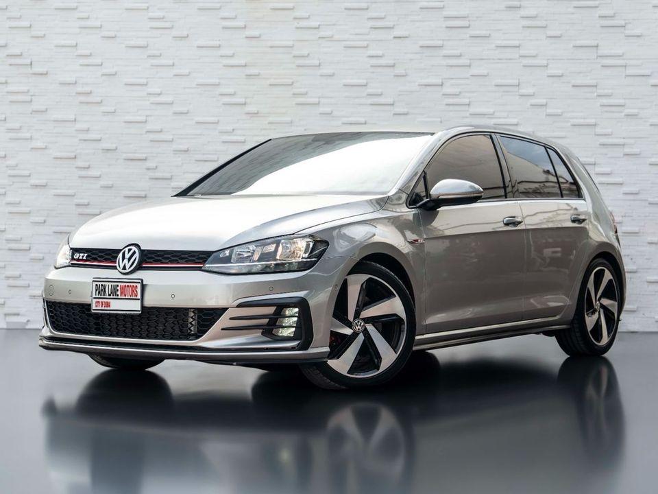 Volkswagen Golf GTI Sport 2.0T