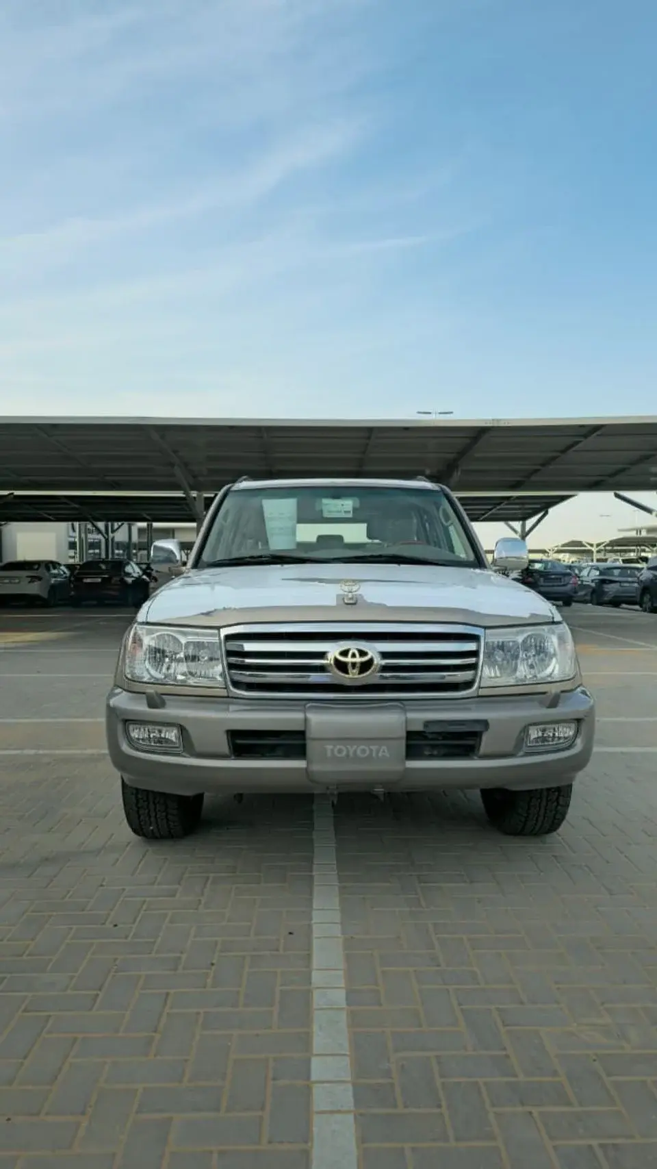 Toyota Land Cruiser GXR GCC only 30900 KM