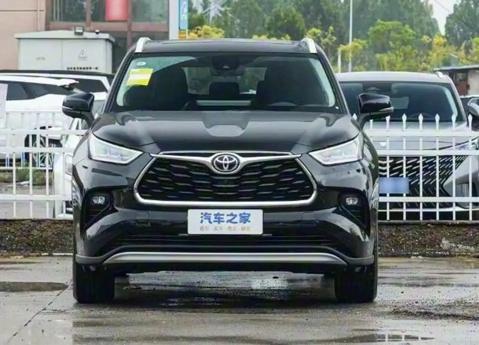 Toyota Highlander Toyota Highlander/ 2026 / black / 0km / Hybrid