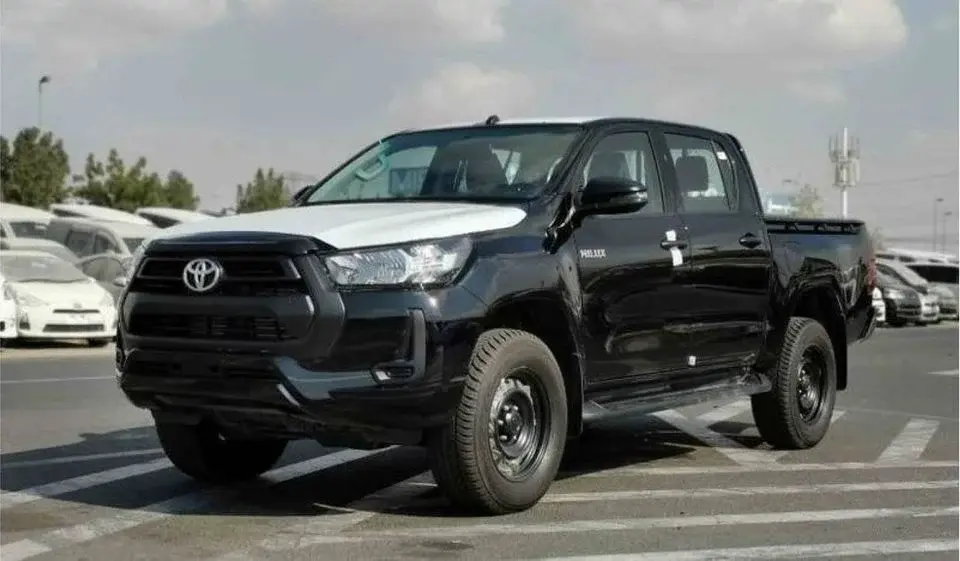 Toyota Hilux Toyota hilux 2.4L diesel mid options MY2025