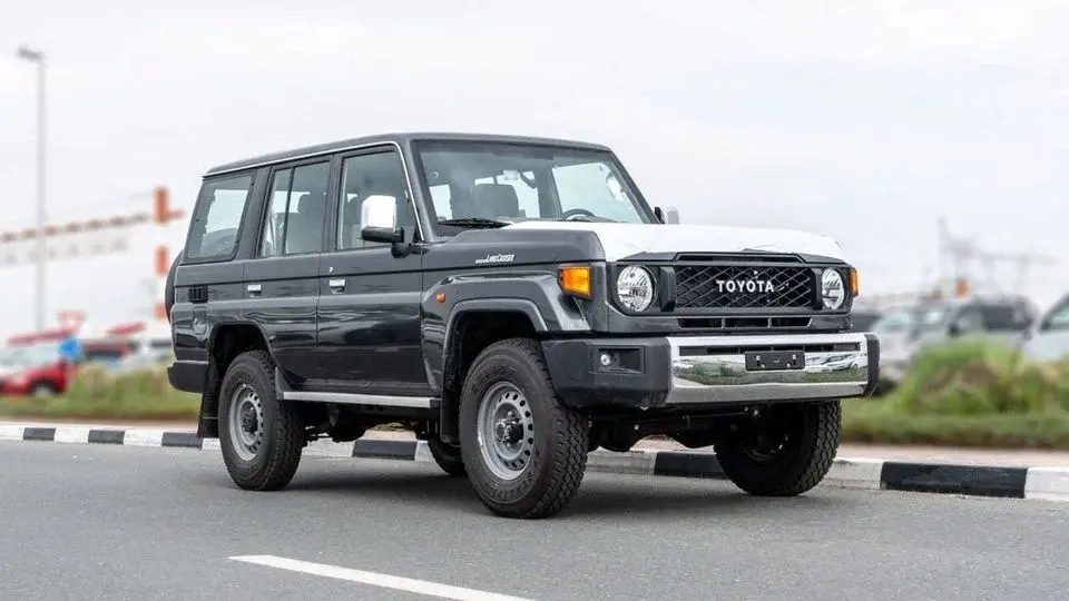 Toyota Land Cruiser 70 Toyota Land Cruiser LC76 4.0L AT Petrol (Grey-Brown) Basic